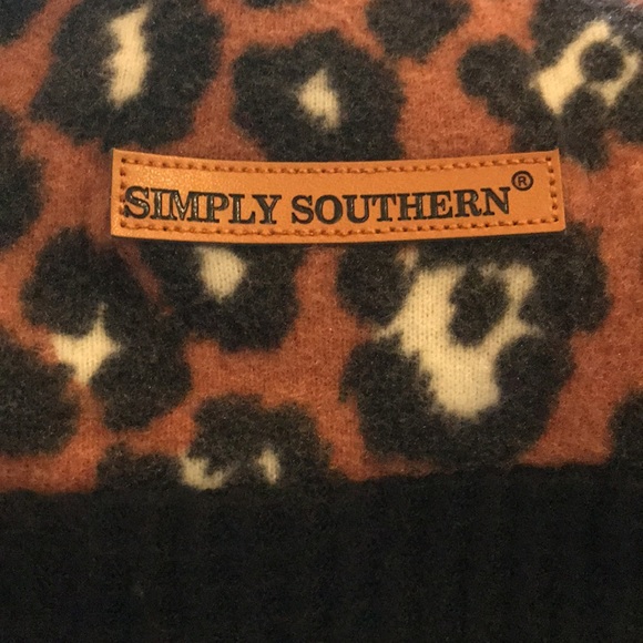SIMPLY SOUTHERN long sleeve Leopard print sweater shirt.  NWT small & large - Picture 3 of 12